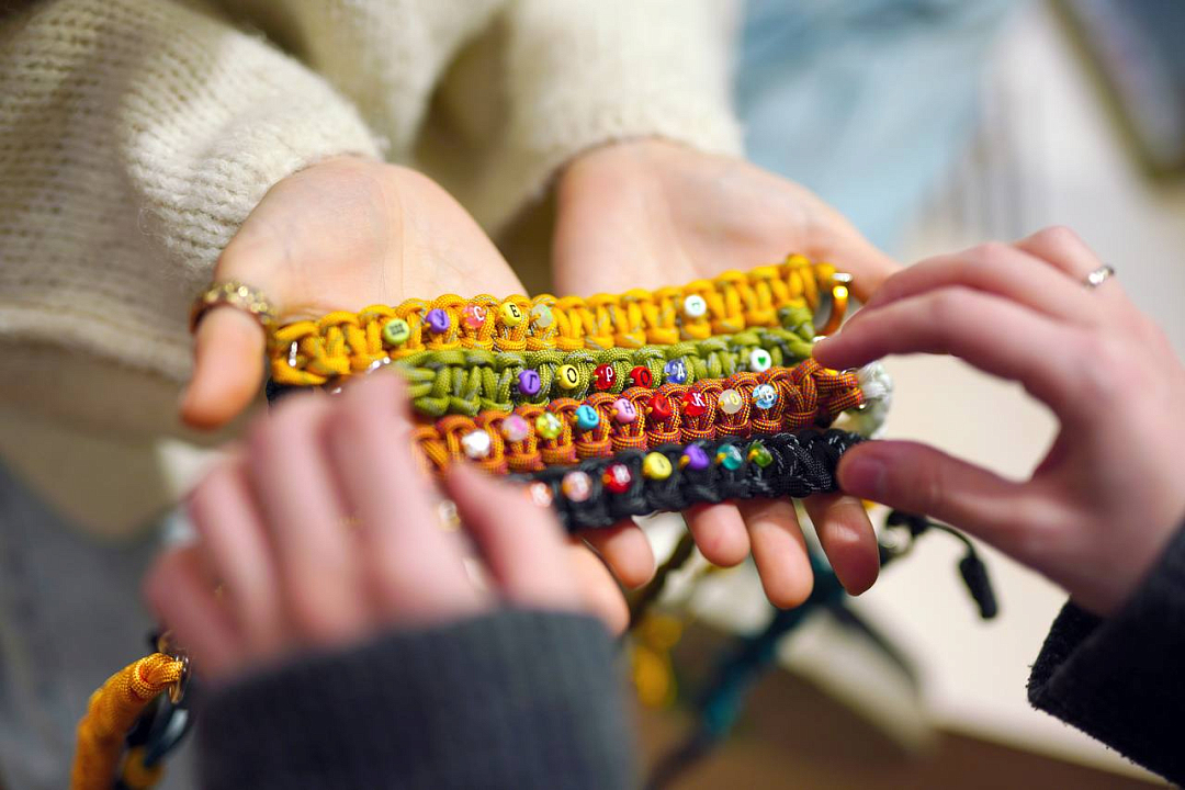 Ремешок для телефона на шею