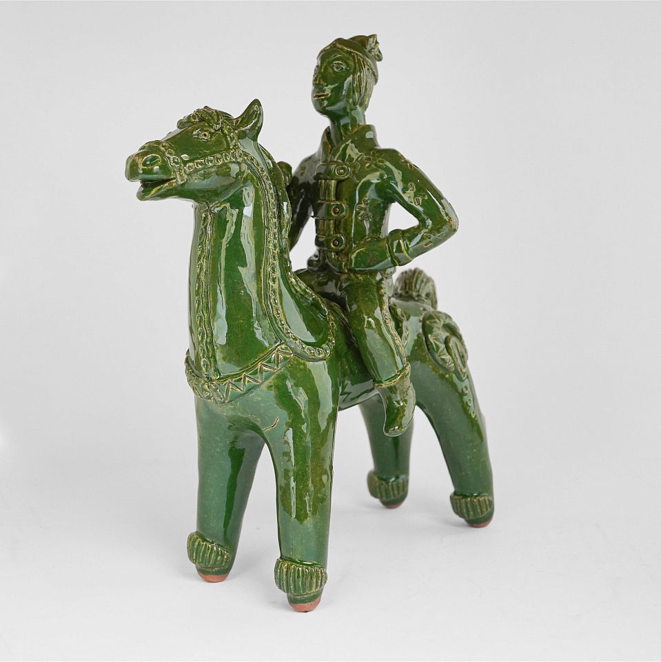 Керамическое изделие «Сокольничий». Малый размер