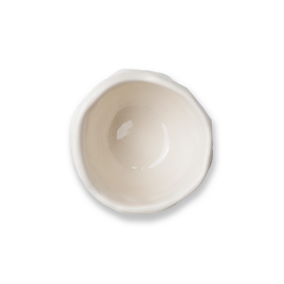 Подсвечник с черными трещинами