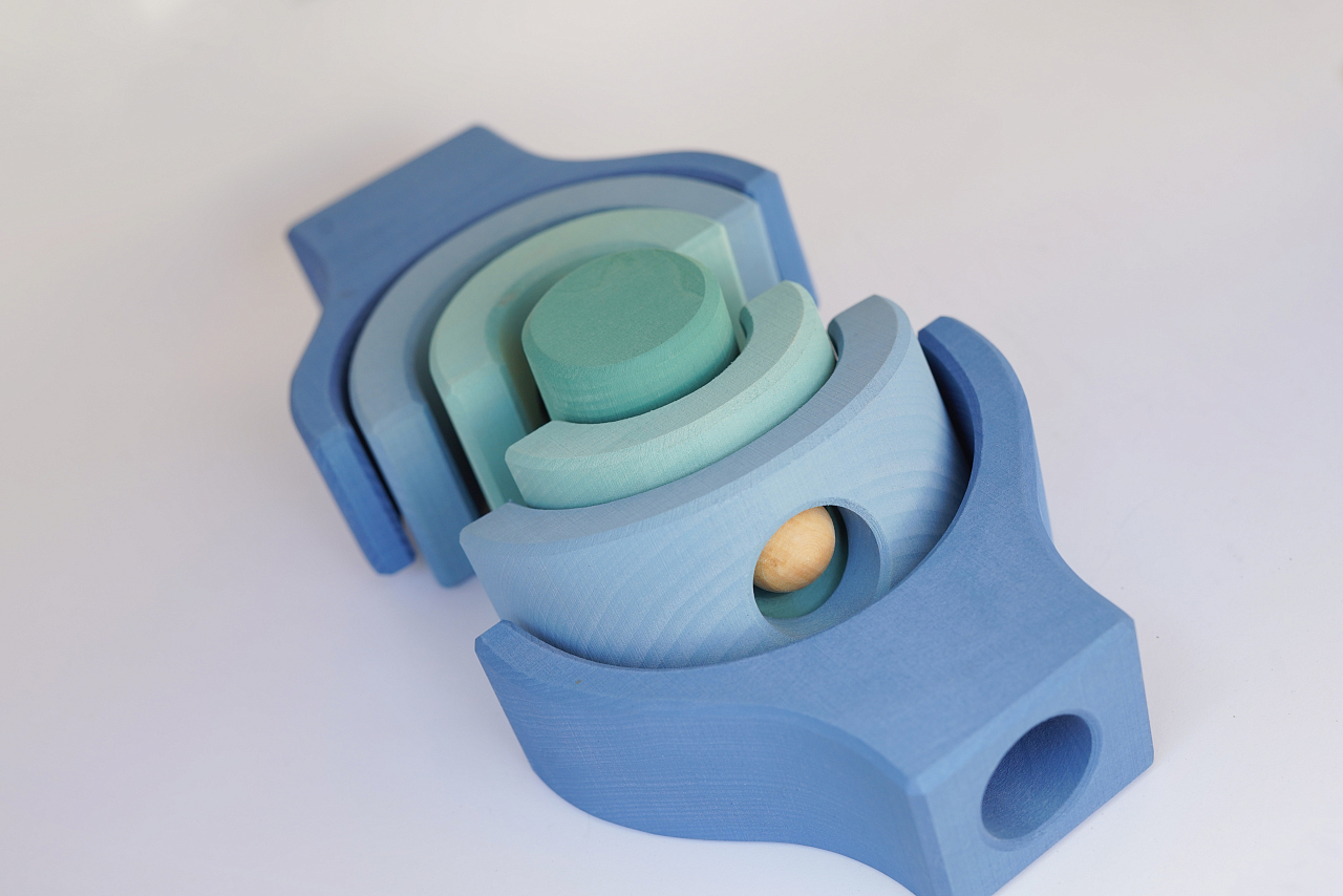 Деревянная пирамида «Фальконье» 