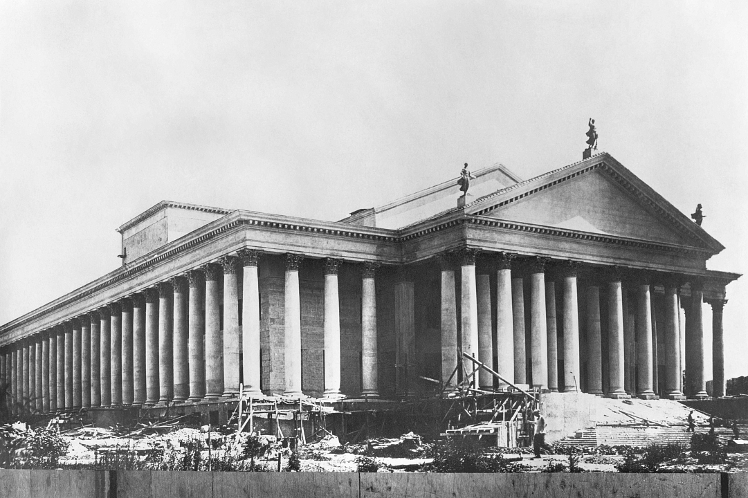 К.Н. Чернопятов. Зимний театр, 1934-1937. Общий вид во время строительства. Фото 1937 года